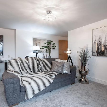 Luxurious River View Apartment With Terrace Ουόρσεστερ Εξωτερικό φωτογραφία