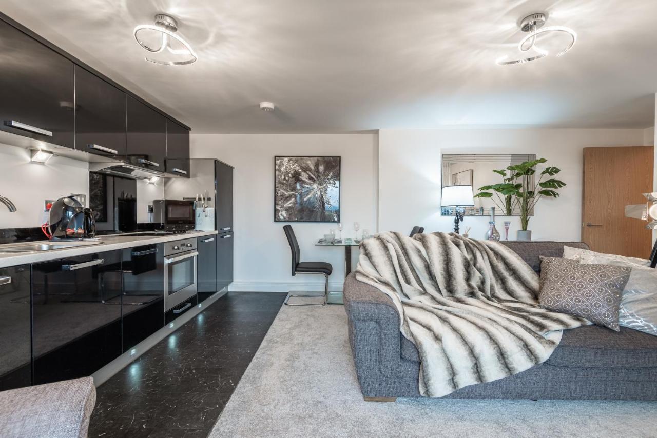 Luxurious River View Apartment With Terrace Ουόρσεστερ Εξωτερικό φωτογραφία