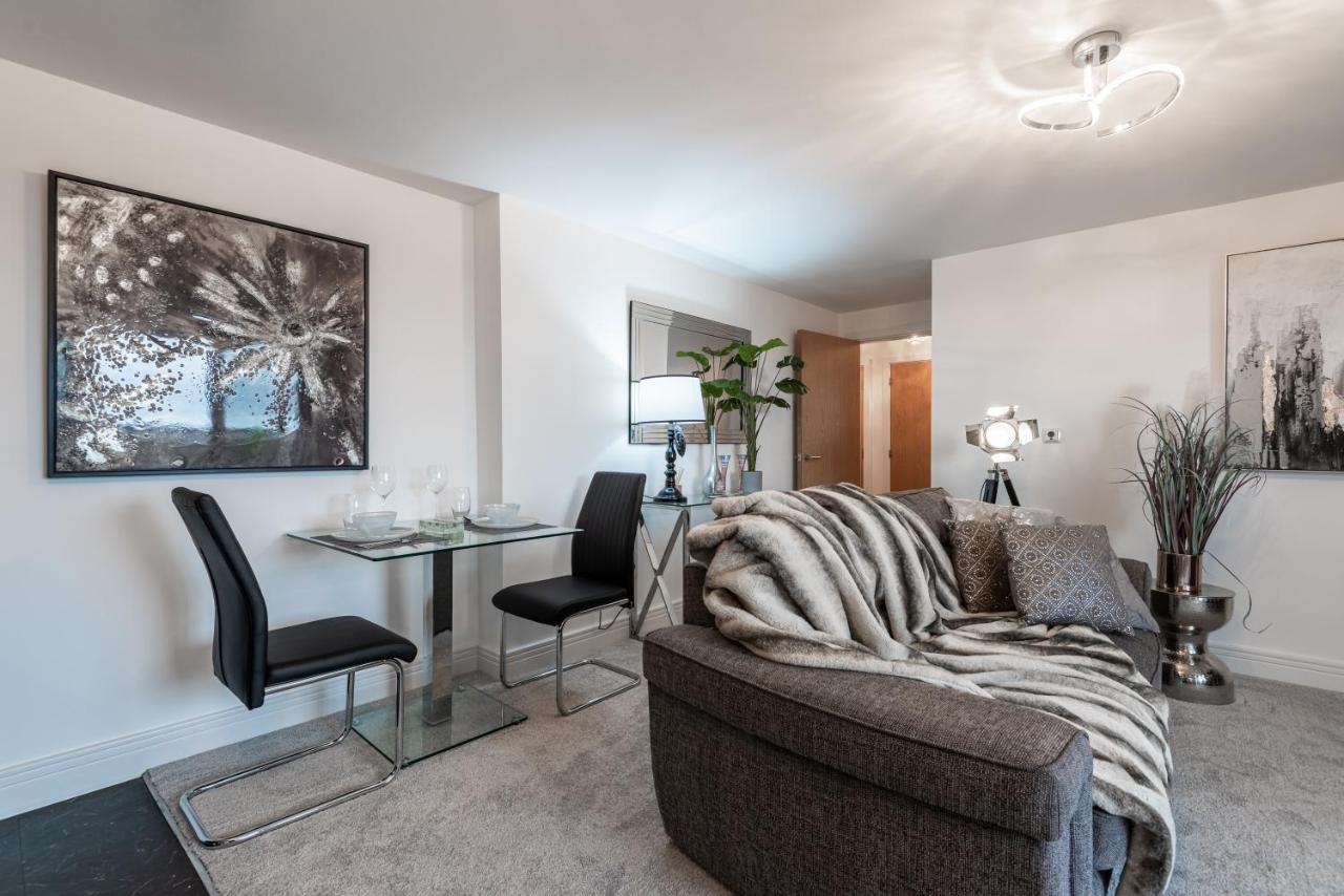 Luxurious River View Apartment With Terrace Ουόρσεστερ Εξωτερικό φωτογραφία